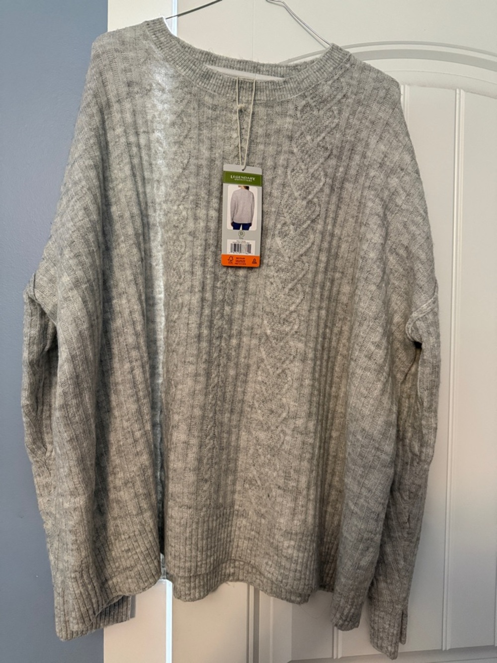 Light Gray Cable Knit Crewneck Sweater - Unknown Brand